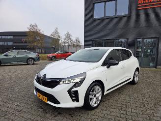 damaged passenger cars Renault Clio 0.9  67PK / EVOLUTION / 9600 KM 2025/6