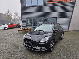 skadebil auto Suzuki Swift STYLE / STOEL+STUUR VERW / CAMERA/ NAVI / KEYLESS 2025/10