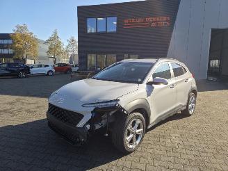 Voiture accidenté Hyundai Kona 88kw 48v / NAVI / CAMERA / CLIMA 2022/3