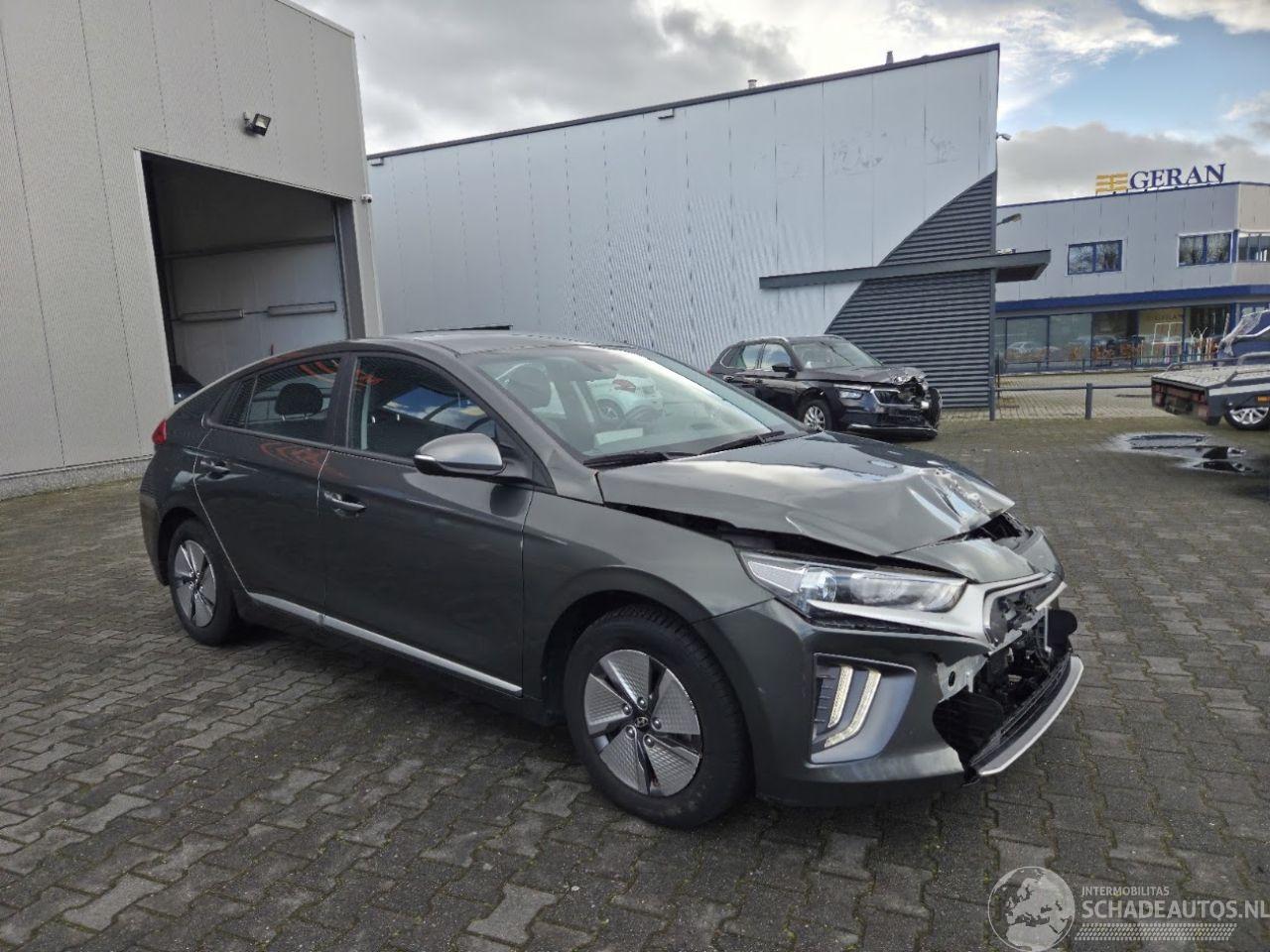 Hyundai Ioniq HYBRIDE  29 DKM