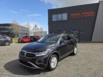 krockskadad bil auto Volkswagen T-Roc 81KW / DIG COCKPIT / CAMERA / NAVI / STOELVERW 2023/9