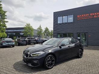 uszkodzony samochody osobowe BMW 1-serie 1.8i Benz  / LED / STUUR & STOELVERW 2022/3
