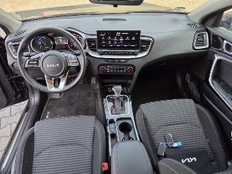 Kia Ceed PLUG-IN  HYBRIDE / AUTOMAAT / 34 DKM picture 19