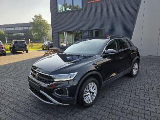 krockskadad bil auto Volkswagen T-Roc DIG COCKPIT / STOELVERW / NAVI / CAMERA 2024/2