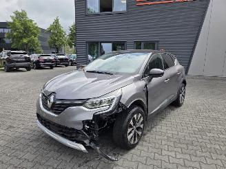 Damaged car Renault Captur TECHNO 67KW / CAMERA / NAVI 2023/4
