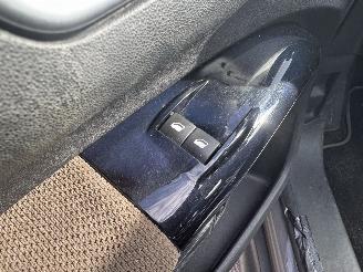 Citroën C4 cactus 1.2 e-VTI Shine/automaat/camera/clima/navi/61350dkm picture 10