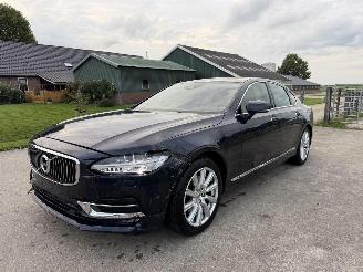 Voiture accidenté Volvo S-90 2.0 T5 INSCRIPTION | BOWERS & WILKENS | TREKHAAK | NL-AUTO | CAMERA 2017/1