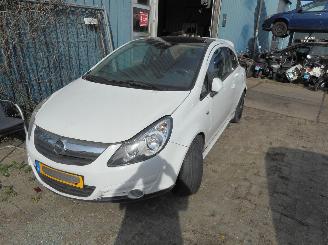 krockskadad bil auto Opel Corsa 1.3 2010/4