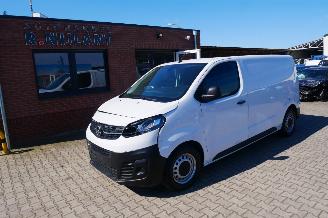 skadebil bedrijf Opel Vivaro  2022/10