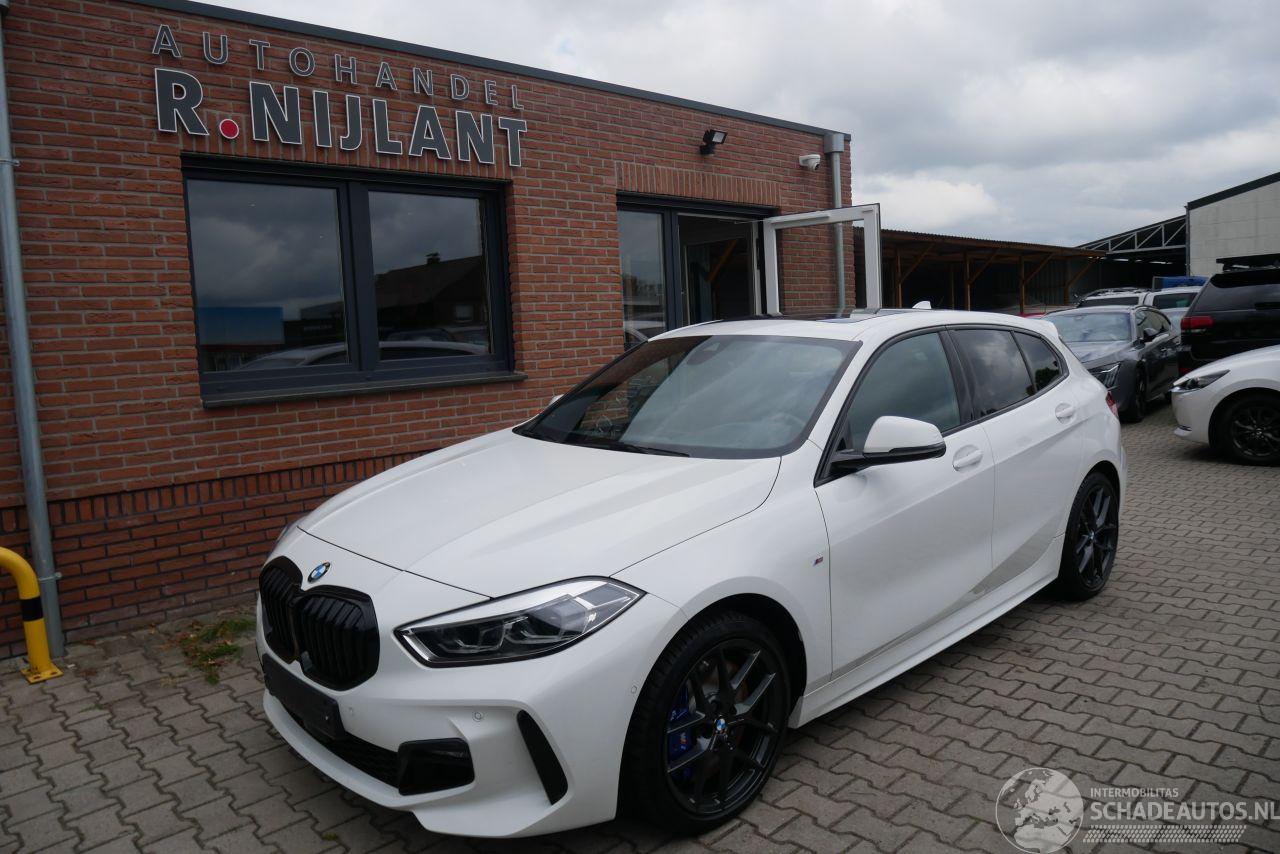 BMW 1-serie 120 D M-SPORT X-DRIVE ALCANTARA AUTOMAAT PANORAMADAK LED