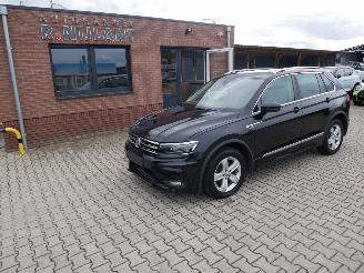 skadebil auto Volkswagen Tiguan 4-MOTION HIGHLINE R-LINE PANO LEER LED ACC VIRTUAL COCKPIT 2019/4