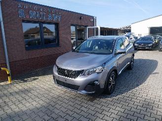 uszkodzony samochody osobowe Peugeot 3008 ALLURE 2018/2