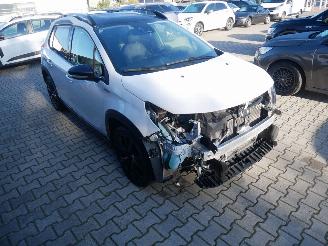 skadebil auto Peugeot 2008 GT-LINE LEER LED PANORAMADAK 2017/9