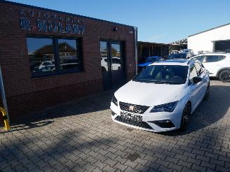 Schadeauto Seat Leon ST FR CUPRA 300 4 DRIVE PANORAMADAK LED ALCANTARA 2019/11