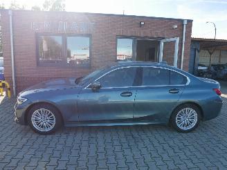 Voiture accidenté BMW 3-serie 320 D LUXURY LINE LEDER LED HUD 2020/6
