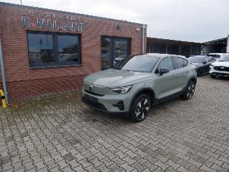 uszkodzony samochody osobowe Volvo C-40 PANORAMADAK 2023/10