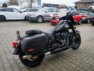 Harley-Davidson Heritage CLASSIC 114 picture 3