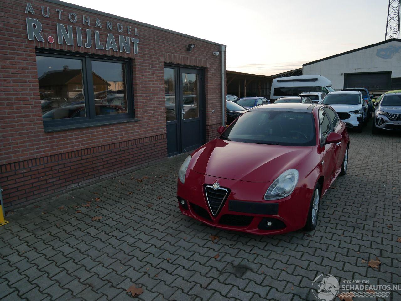Alfa Romeo Giulietta TURISMO PANORAMADAK LEER
