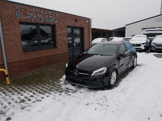 krockskadad bil auto Mercedes A-klasse A 180 BlueEfficiency Edition 2017/4