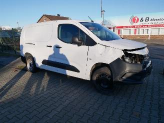Damaged car Citroën Berlingo MAXI L2H1 2020/6