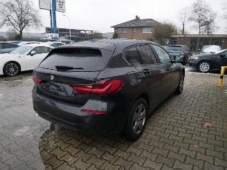 BMW 1-serie 116i ADVANTAGE LED VIRTUAL COCKPIT picture 3