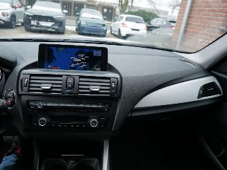 BMW 1-serie 118i XENON AUTOMATISCHE AIRCO picture 11