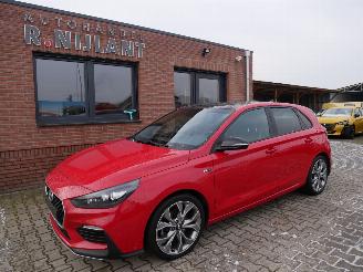 Schadeauto Hyundai I-30 N-LINE PANORAMADAK 2019/6