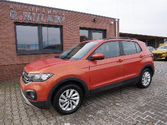 Voiture accidenté Volkswagen T-Cross LIFE DSG  VIRTUAL COCKPIT. 2023/2