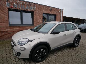 uszkodzony samochody osobowe Fiat 600 HYBRIDE LED 2024/11