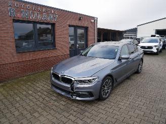 krockskadad bil auto BMW 5-serie 520 D SPORT LINE LED LEER SCHUIFDAK 2018/1