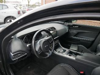 Jaguar XE R SPORT MOTOR ROOKT BIJ RIJDEN!!! picture 5