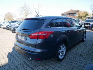 Ford Focus TITANIUM picture 3