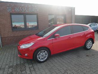 uszkodzony samochody osobowe Ford Focus TITANIUM X XENON 2013/1