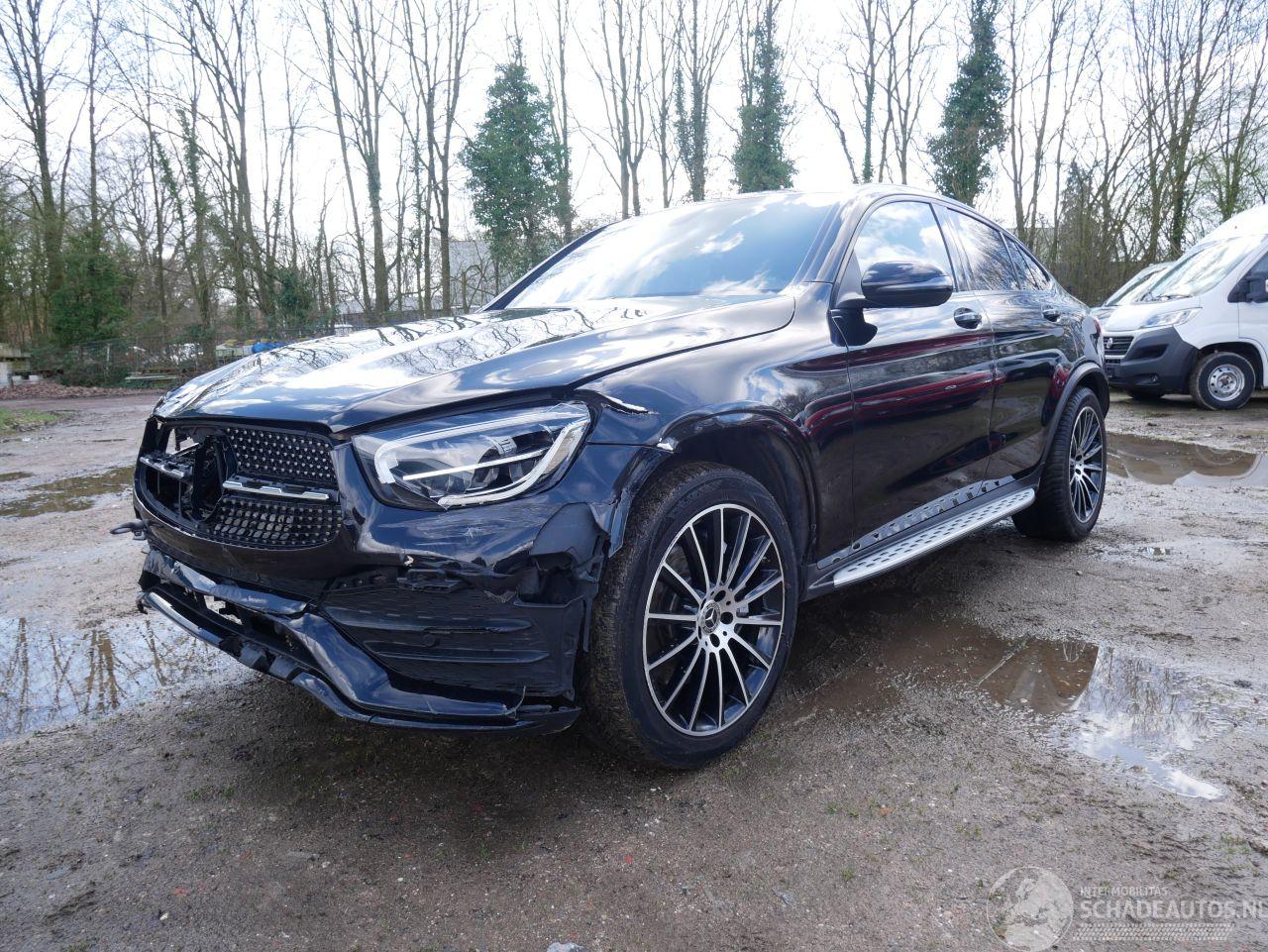 Mercedes GLC 300 D AMG PANORAMADAK LEER LED 4 MATIC