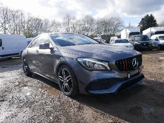 Voiture accidenté Mercedes Cla-klasse CLA 200 D AMG PANORAMADAK LED ALCANTARA 2019/4