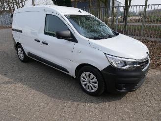 Damaged car Renault Express  2024/7