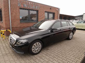 Schadeauto Mercedes E-klasse E 200 D BUSINESS HEAD-UP 2020/7