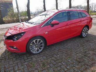 Unfallwagen Opel Astra 1.6 TURBO SPORTS INNOVATION LED SCHUIFDAK LEER 2017/9