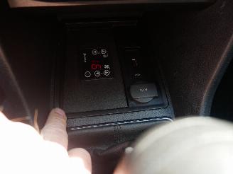 Volkswagen Caddy KOELTRANSPORT picture 18