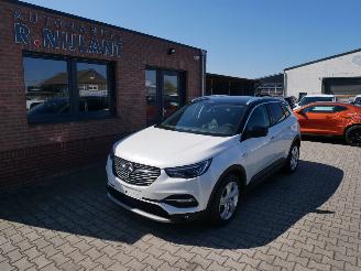 Schadeauto Opel Grandland INNOVATION LED LEER DENON ACC 2018/2