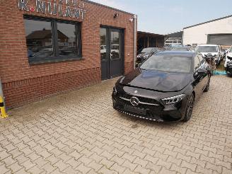 Schadeauto Mercedes A-klasse A 180 PROGRESSIVE 2025/9
