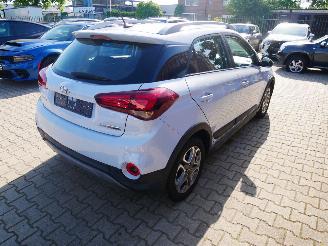 Hyundai I-20 ACTIVE picture 3