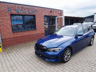 Vaurioauto  passenger cars BMW 3-serie 320 D ADVANTAGE Xdrive HUD 2021/9