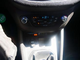 Ford Transit Courier Van  picture 12