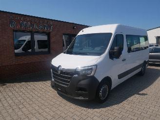 uszkodzony samochody osobowe Renault Master 9 PERSOONS 2022/8