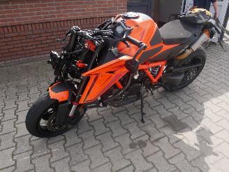 KTM  1350 SUPER DUKE R picture 2