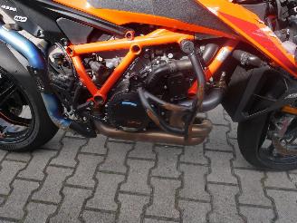 KTM  1350 SUPER DUKE R picture 11
