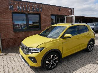 krockskadad bil auto Volkswagen T-Cross R-LINE DSG 110 KW ACC 2024/3