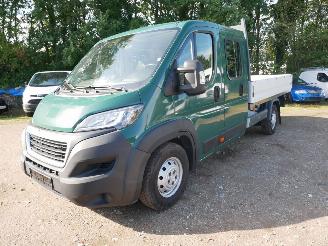 krockskadad bil bedrijf Peugeot Boxer L4 PICK UP DUBBELCABINE MOTORSCHADE 2020/10