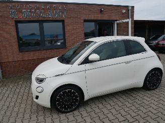 Unfallwagen Fiat 500E LA PRIMA BY BOCELLI LEER LED 2023/3